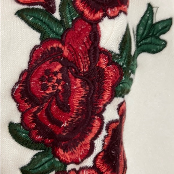 White Rose embroidery shall poncho one size - Picture 7 of 7